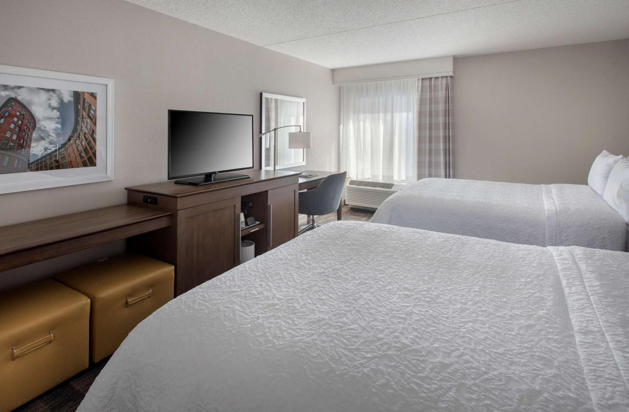 Hampton Inn Boston Logan Airport Revere Exterior foto