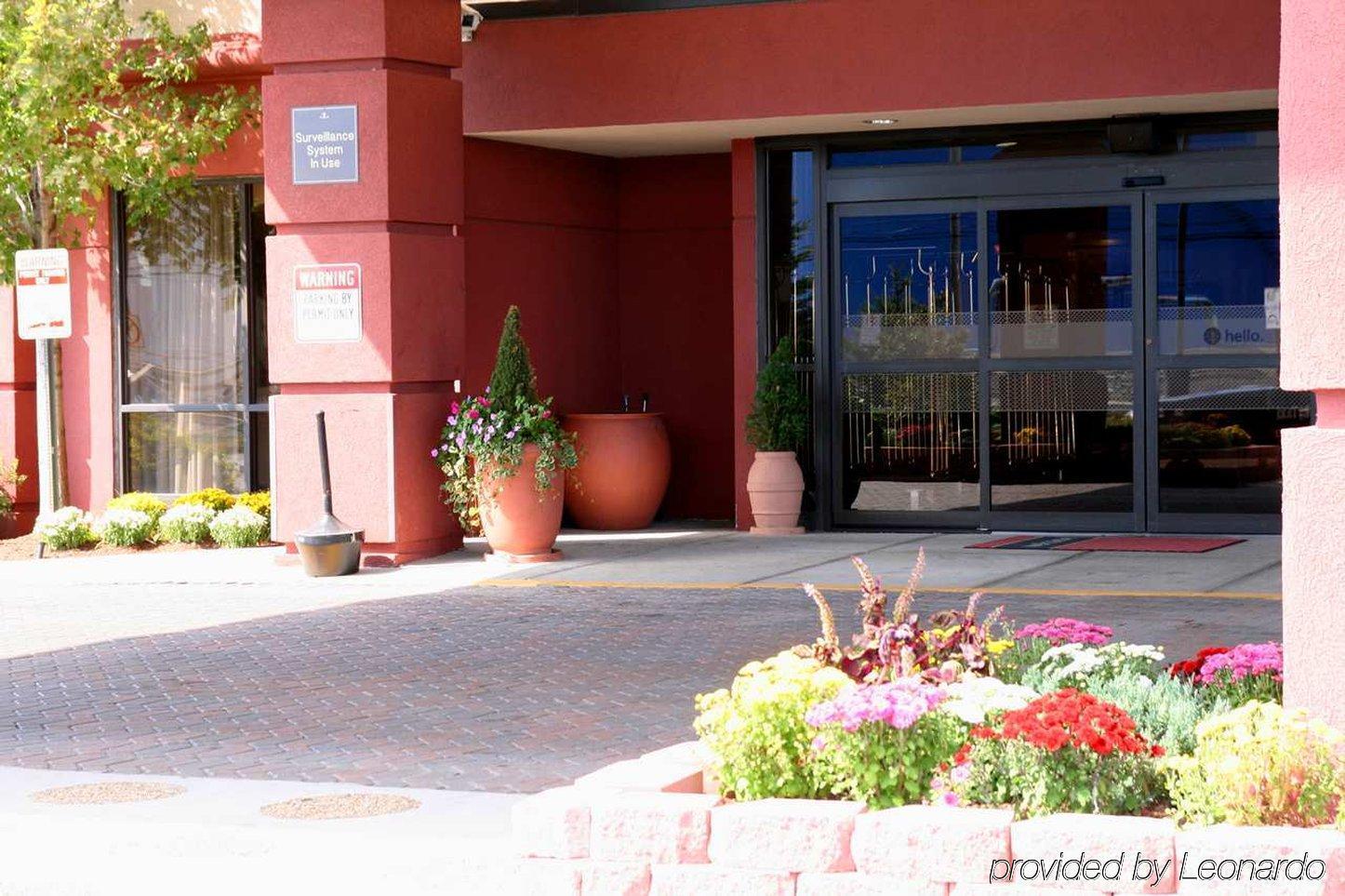 Hampton Inn Boston Logan Airport Revere Exterior foto